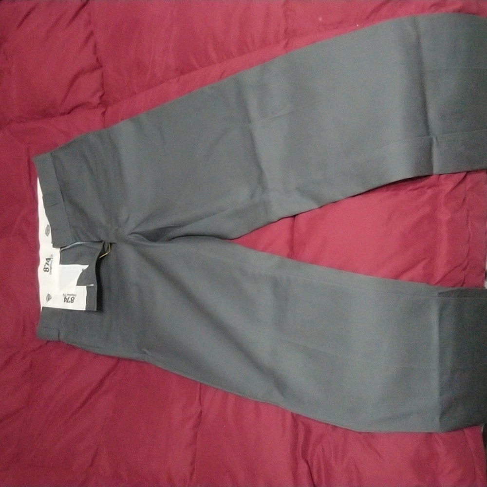 Dickie grey work pants. NWOT, perfect condition and never worn. 32"x32"